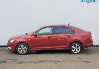 Подержанный автомобиль Skoda Rapid Liftback 2014 года (8 фото)