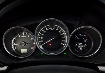 Подержанный автомобиль Mazda CX-5 2017 года (14 фото)