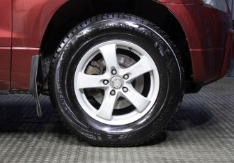 Подержанный автомобиль Suzuki Grand Vitara 2005 года (22 фото)