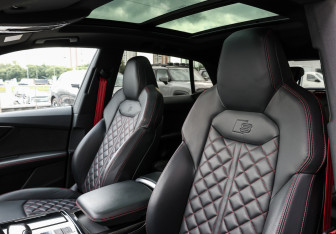 Подержанный автомобиль Audi SQ8 2022 года (19 фото)