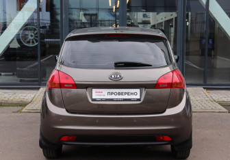 Подержанный автомобиль Kia Venga 2012 года (5 фото)