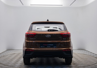 Подержанный автомобиль Hyundai Creta 2019 года (6 фото)