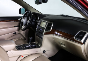 Подержанный автомобиль Jeep Grand Cherokee 2013 года (11 фото)