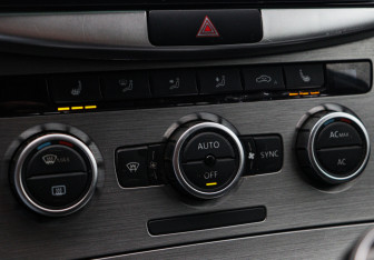Подержанный автомобиль Volkswagen Passat Sedan 2012 года (15 фото)