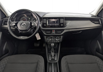 Подержанный автомобиль Skoda Rapid Liftback 2022 года (14 фото)