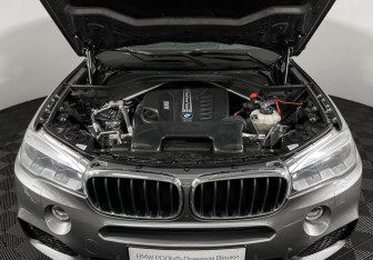 Подержанный автомобиль BMW X5 2018 года (10 фото)