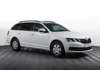 Подержанный автомобиль Skoda Octavia Wagon 2019 года (3 фото)