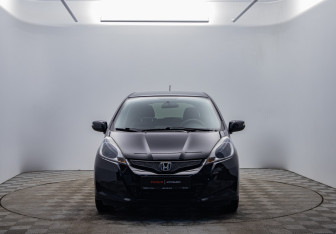 Подержанный автомобиль Honda Jazz 2012 года (2 фото)