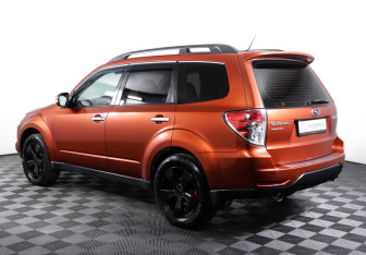 Подержанный автомобиль Subaru Forester Suv 2011 года (7 фото)