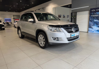 Подержанный автомобиль Volkswagen Tiguan 2010 года (3 фото)