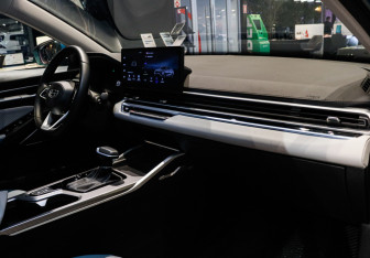 Подержанный автомобиль Geely Emgrand 2023 года (7 фото)