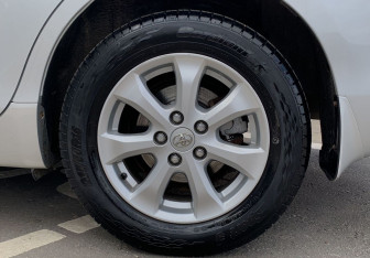 Подержанный автомобиль Toyota Camry Sedan 2011 года (9 фото)