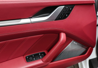 Подержанный автомобиль Porsche 911 Coupe 2023 года (24 фото)