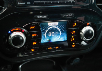 Подержанный автомобиль Nissan Juke 2013 года (17 фото)