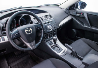 Подержанный автомобиль Mazda 3 Sedan 2011 года (9 фото)