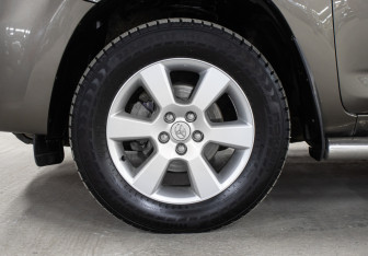 Подержанный автомобиль Toyota RAV4 2010 года (22 фото)