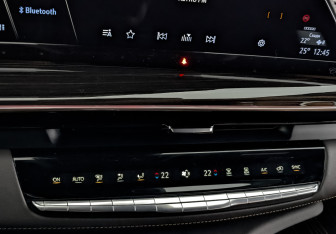 Подержанный автомобиль Cadillac Escalade Suv 2022 года (27 фото)