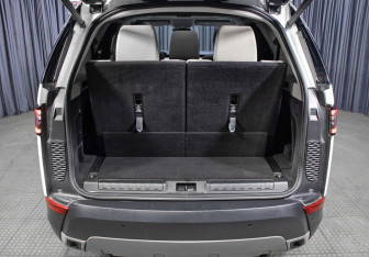 Подержанный автомобиль Land Rover Discovery 2018 года (11 фото)