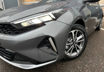 Новый Kia K3 Sedan 2025 (8 фото)