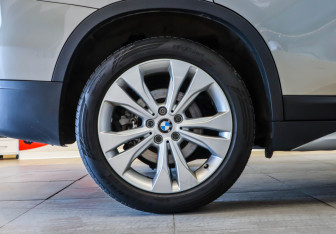 Подержанный автомобиль BMW X1 2016 года (28 фото)