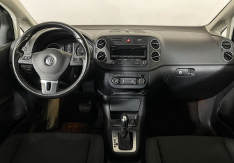 Подержанный автомобиль Volkswagen Golf Plus 2013 года (12 фото)