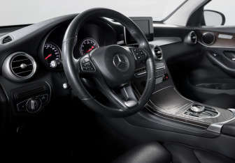 Подержанный автомобиль Mercedes-Benz GLC Coupe 2017 года (14 фото)