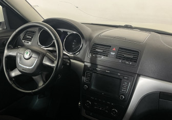 Подержанный автомобиль Skoda Yeti 2013 года (9 фото)