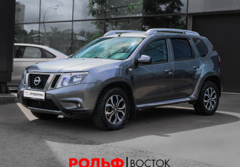 Подержанный автомобиль Nissan Terrano 2014 года (1 фото)