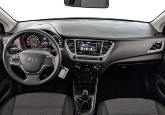 Подержанный автомобиль Hyundai Solaris Sedan 2022 года (14 фото)