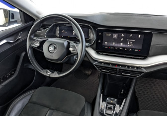 Подержанный автомобиль Skoda Octavia Liftback 2021 года (29 фото)