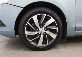 Подержанный автомобиль Ford Focus Hatchback 2009 года (9 фото)