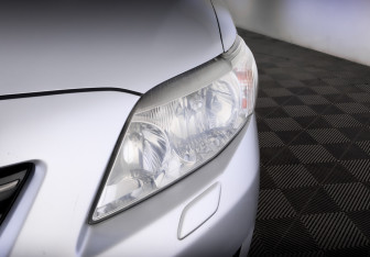 Подержанный автомобиль Toyota Corolla Sedan 2008 года (17 фото)