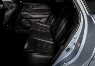 Подержанный автомобиль Changan UNI-K 2023 года (10 фото)