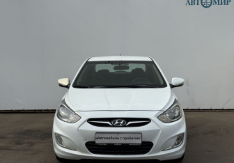 Подержанный автомобиль Hyundai Solaris Sedan 2012 года (2 фото)