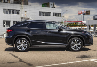 Подержанный автомобиль Lexus RX 2017 года (4 фото)