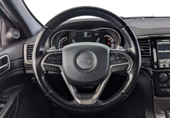 Подержанный автомобиль Jeep Grand Cherokee 2021 года (22 фото)