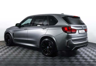 Подержанный автомобиль BMW X5 M 2015 года (7 фото)