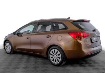 Подержанный автомобиль Kia Ceed Wagon 2017 года (7 фото)