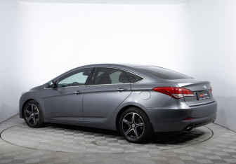 Подержанный автомобиль Hyundai i40 Sedan 2014 года (7 фото)