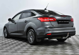 Подержанный автомобиль Ford Focus Sedan 2019 года (4 фото)