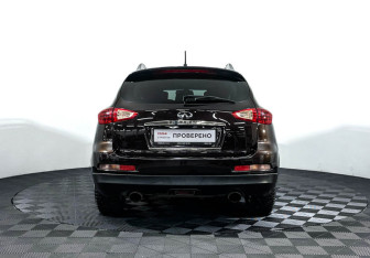 Подержанный автомобиль Infiniti EX 2010 года (6 фото)