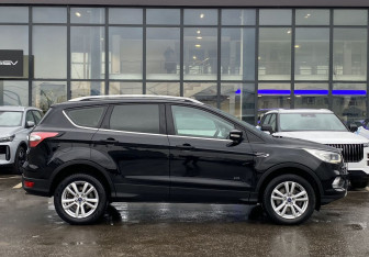 Подержанный автомобиль Ford Kuga 2019 года (4 фото)