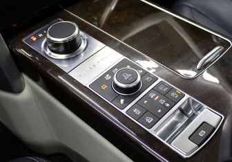 Подержанный автомобиль Land Rover Range Rover 2016 года (21 фото)