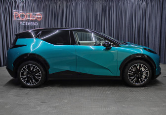 Подержанный автомобиль Zeekr X 2023 года (4 фото)