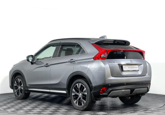 Подержанный автомобиль Mitsubishi Eclipse Cross 2019 года (7 фото)