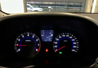 Подержанный автомобиль Hyundai Solaris Sedan 2016 года (18 фото)