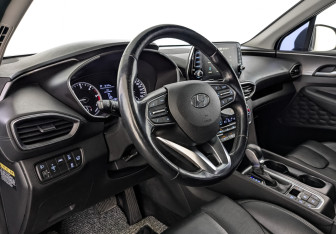 Подержанный автомобиль Hyundai Santa Fe 2019 года (15 фото)