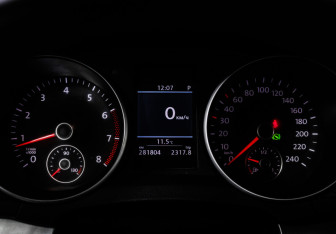 Подержанный автомобиль Volkswagen Golf Hatchback 2011 года (10 фото)