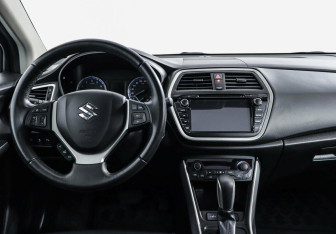 Подержанный автомобиль Suzuki SX4 Hatchback 2014 года (8 фото)