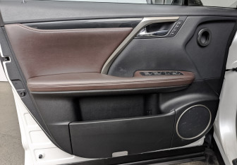 Подержанный автомобиль Lexus RX 2018 года (19 фото)